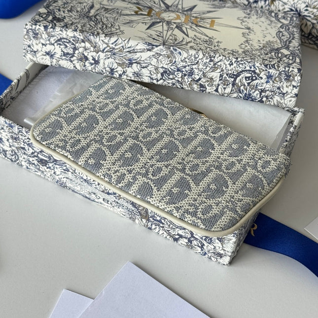 DIOR 25S TRAVEL MYRTE ZIPPED KEY CASE 14 IN BLUE DIOR OBLIQUE JACQUARD CANVAS