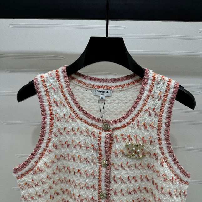 CHANEL 25S ROUND NECK KNITTED VEST WITH PEARL TAG 264029