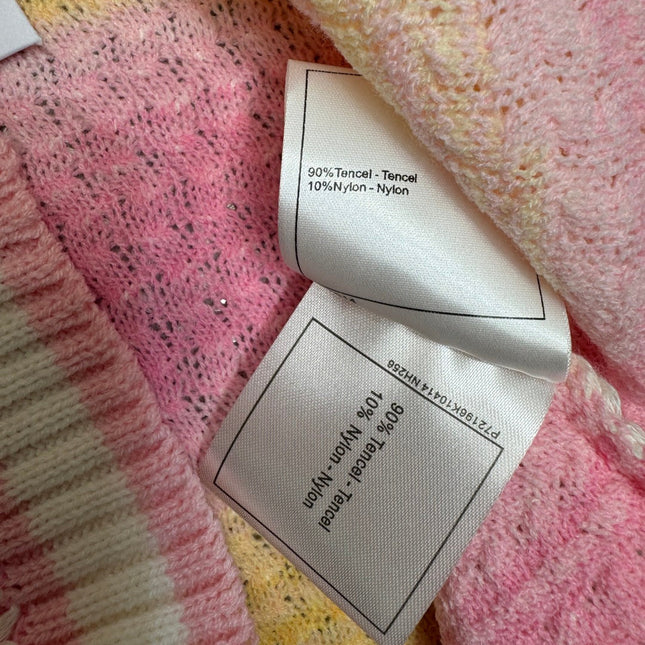 CHANEL KNITTED BUTTONED SLEEVELESS VEST 274921