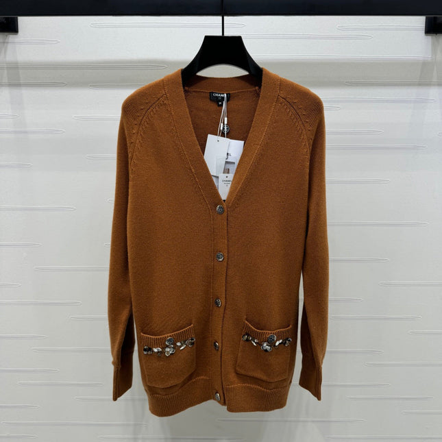 CHANEL HEAVY KNIT CARDIGAN WITH EMBELLISHED FLORAL DETAILS 274877