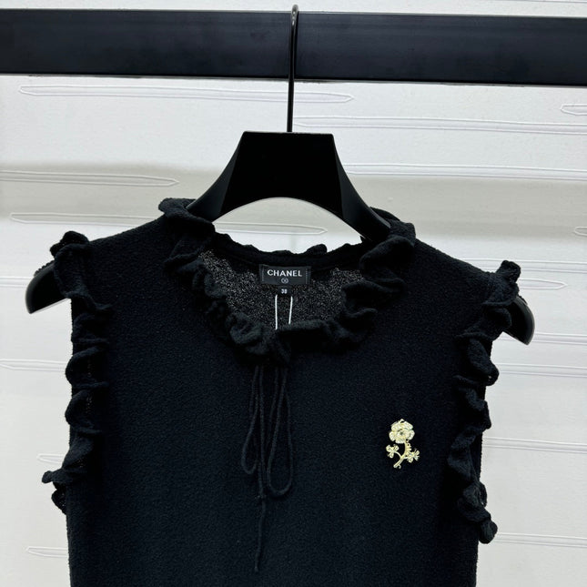 CHANEL SLEEVELESS TOP WITH RUFFLED COLLAR 274888