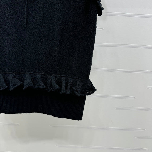 CHANEL SLEEVELESS TOP WITH RUFFLED COLLAR 274888