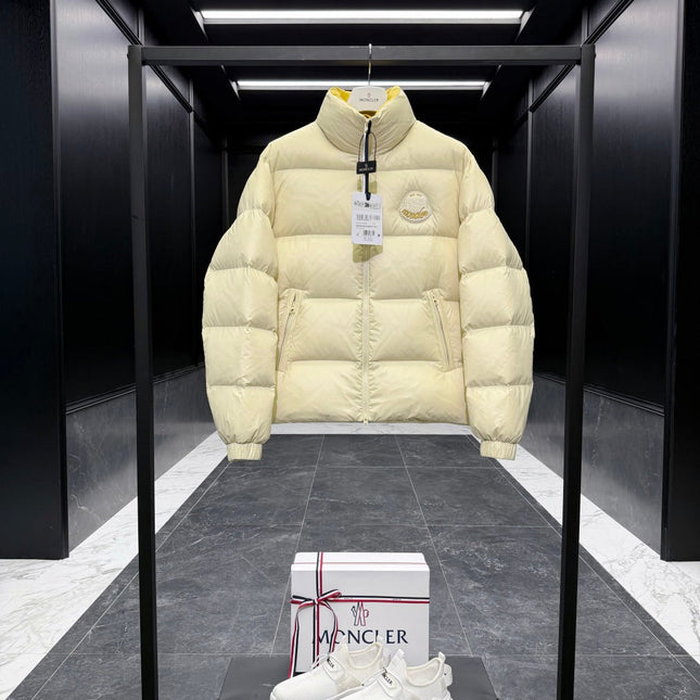 MONCLER 25S SHORT DOWN JACKET 215