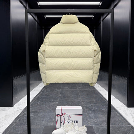 MONCLER 25S SHORT DOWN JACKET 215
