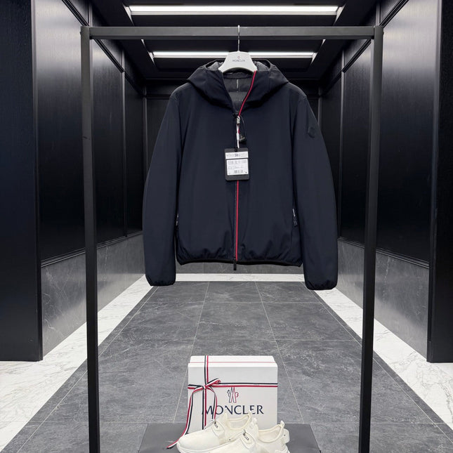 MONCLER 25S SHORT HOODED DOWN JACKET 249