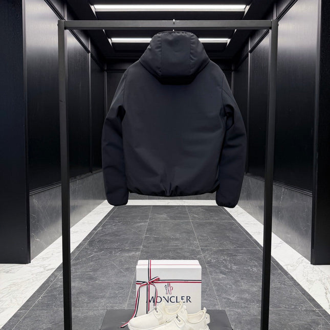 MONCLER 25S SHORT HOODED DOWN JACKET 249