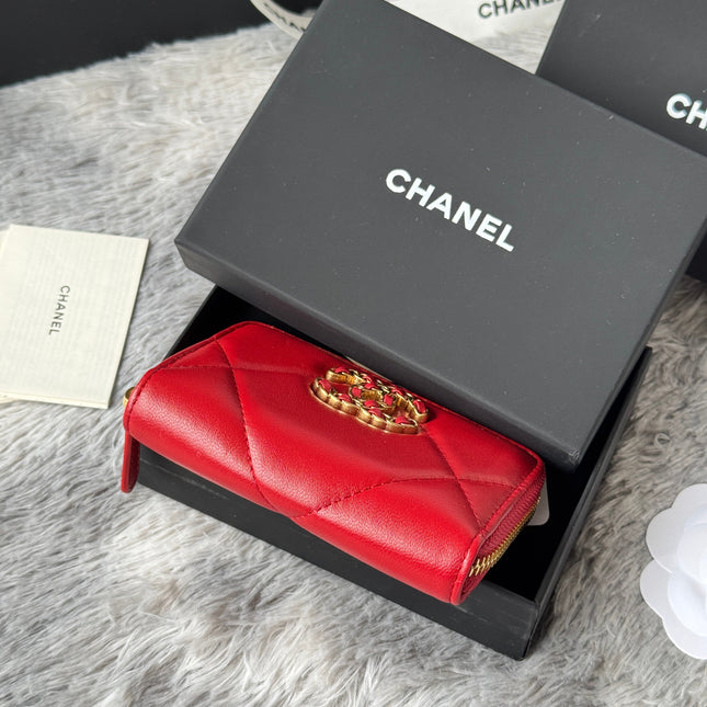 CC ZIPPED CARD HOLDER 11 IN RED LAMBSKIN GOLD-TONE METALLIC