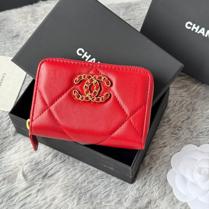 CC ZIPPED CARD HOLDER 11 IN RED LAMBSKIN GOLD-TONE METALLIC