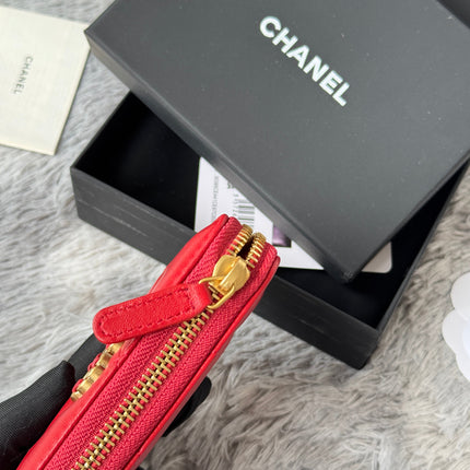 CC ZIPPED CARD HOLDER 11 IN RED LAMBSKIN GOLD-TONE METALLIC