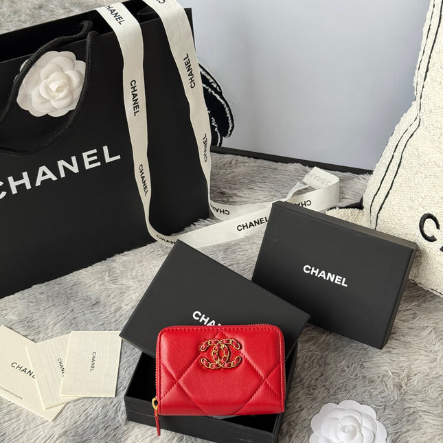 CC ZIPPED CARD HOLDER 11 IN RED LAMBSKIN GOLD-TONE METALLIC