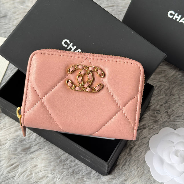 CC ZIPPED CARD HOLDER 11 IN BABY PINK LAMBSKIN GOLD-TONE METALLIC