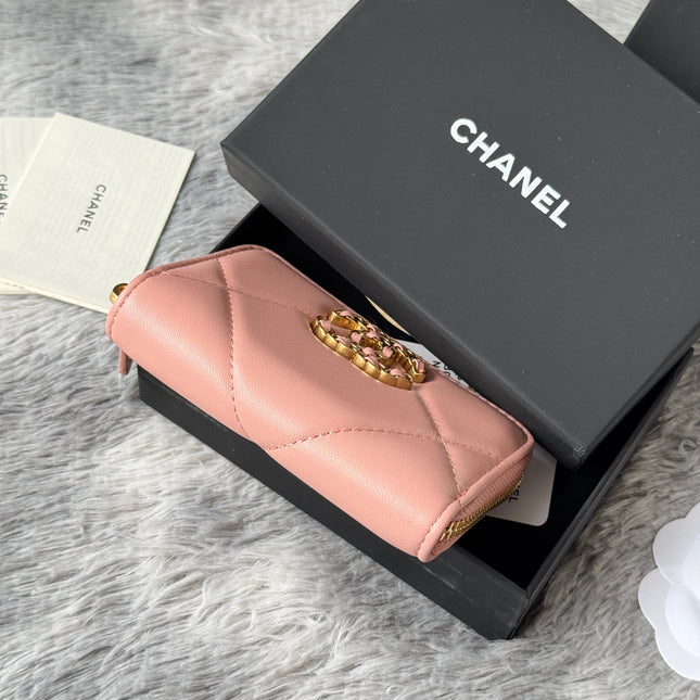 CC ZIPPED CARD HOLDER 11 IN BABY PINK LAMBSKIN GOLD-TONE METALLIC