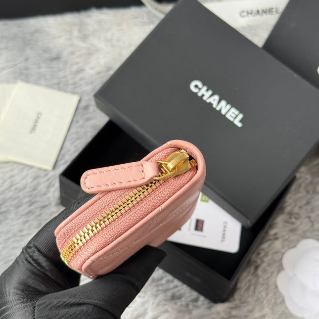CC ZIPPED CARD HOLDER 11 IN BABY PINK LAMBSKIN GOLD-TONE METALLIC