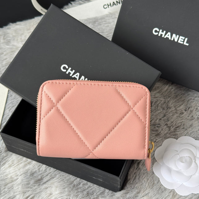 CC ZIPPED CARD HOLDER 11 IN BABY PINK LAMBSKIN GOLD-TONE METALLIC