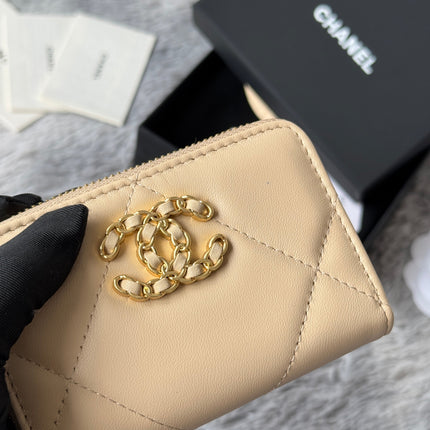 CC ZIPPED CARD HOLDER 11 IN BEIGE LAMBSKIN GOLD-TONE METALLIC