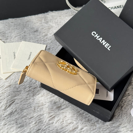 CC ZIPPED CARD HOLDER 11 IN BEIGE LAMBSKIN GOLD-TONE METALLIC