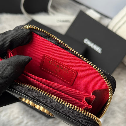 CC ZIPPED CARD HOLDER 11 IN BLACK LAMBSKIN GOLD-TONE METALLIC