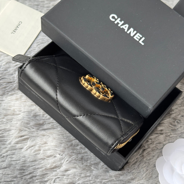 CC ZIPPED CARD HOLDER 11 IN BLACK LAMBSKIN GOLD-TONE METALLIC