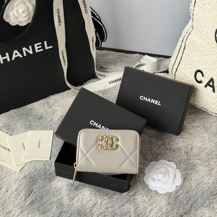 CC ZIPPED CARD HOLDER 11 IN GREY LAMBSKIN GOLD-TONE METALLIC