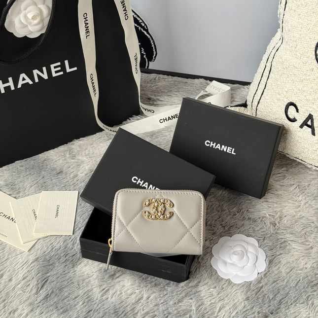 CC ZIPPED CARD HOLDER 11 IN GREY LAMBSKIN GOLD-TONE METALLIC