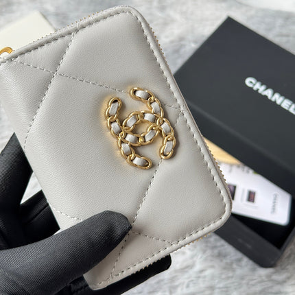 CC ZIPPED CARD HOLDER 11 IN GREY LAMBSKIN GOLD-TONE METALLIC