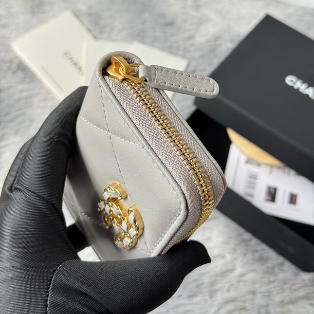 CC ZIPPED CARD HOLDER 11 IN GREY LAMBSKIN GOLD-TONE METALLIC