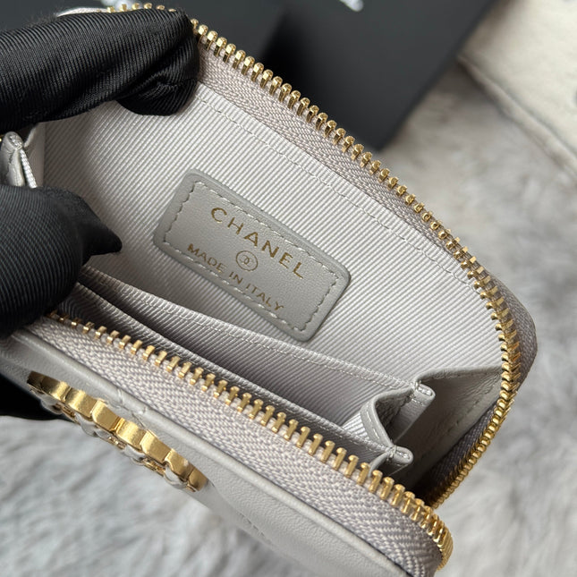 CC ZIPPED CARD HOLDER 11 IN GREY LAMBSKIN GOLD-TONE METALLIC