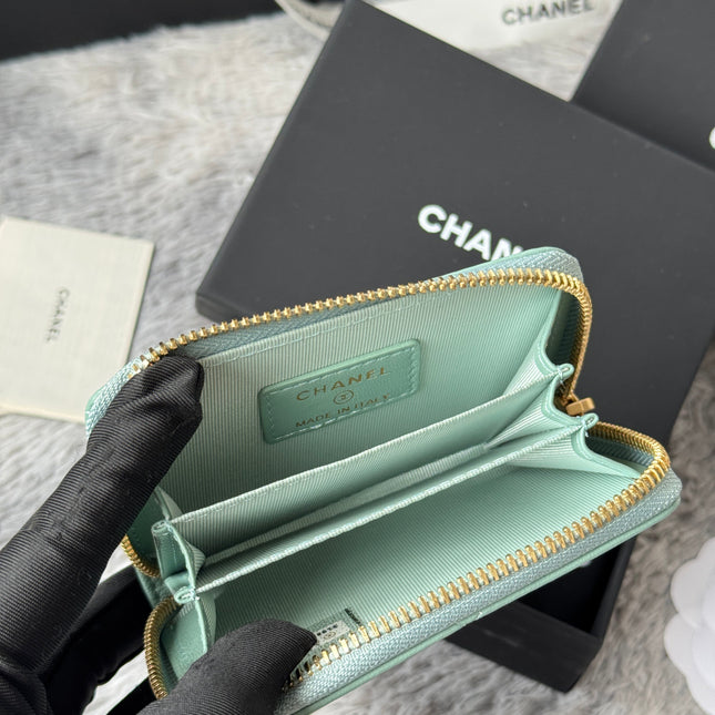 CC ZIPPED CARD HOLDER 11 IN BABY GREEN LAMBSKIN GOLD-TONE METALLIC