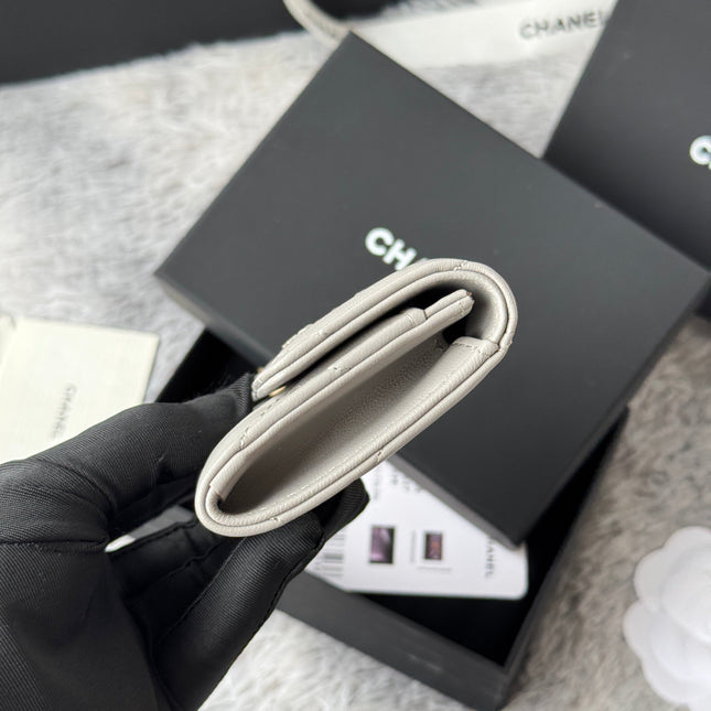 MINI FLAP CARD HOLDER 11 IN GREY LAMBSKIN GOLD-TONE METALLIC