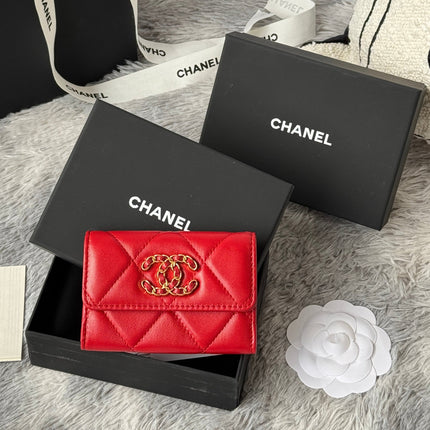 MINI FLAP CARD HOLDER 11 IN RED LAMBSKIN GOLD-TONE METALLIC