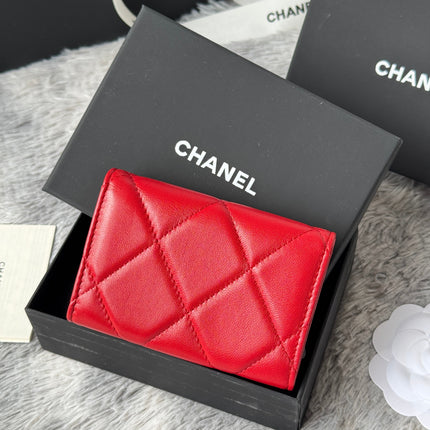 MINI FLAP CARD HOLDER 11 IN RED LAMBSKIN GOLD-TONE METALLIC