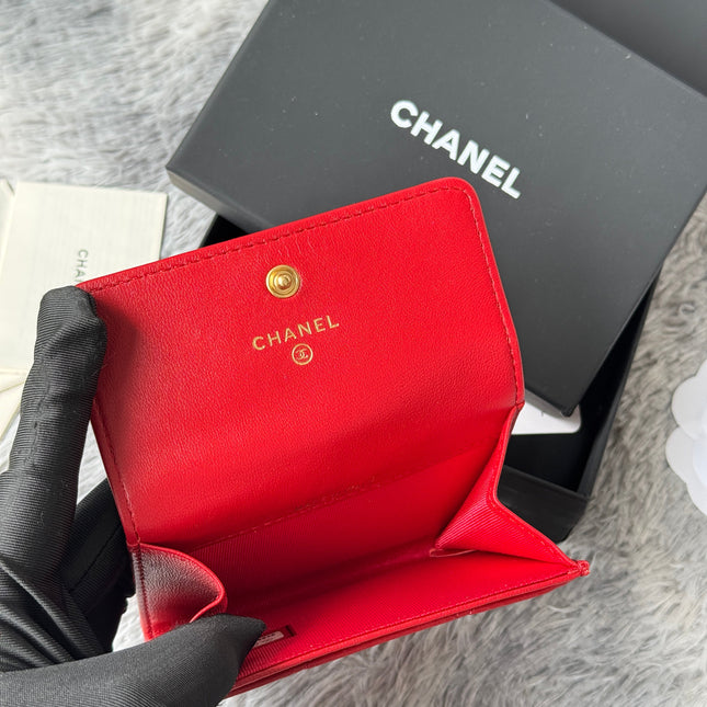 MINI FLAP CARD HOLDER 11 IN RED LAMBSKIN GOLD-TONE METALLIC