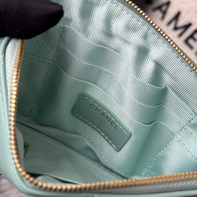 CLASSIC ZIPPER POUCH 20 IN BABY GREEN SMOOTH LAMBSKIN GOLD-TONE HARDWARE