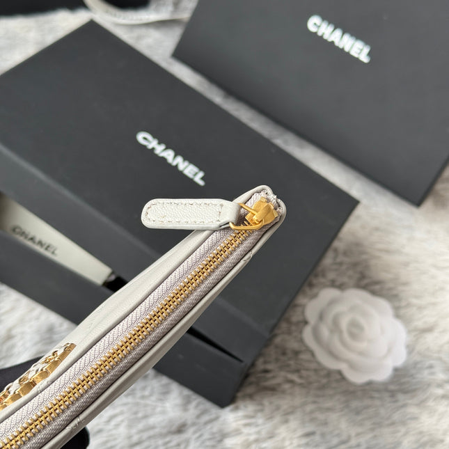 CLASSIC ZIPPER POUCH 20 IN GREY SMOOTH LAMBSKIN GOLD-TONE HARDWARE