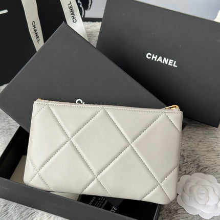 CLASSIC ZIPPER POUCH 20 IN GREY SMOOTH LAMBSKIN GOLD-TONE HARDWARE