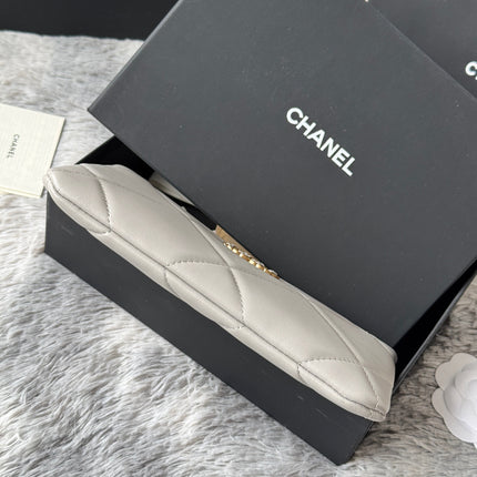 CLASSIC ZIPPER POUCH 20 IN GREY SMOOTH LAMBSKIN GOLD-TONE HARDWARE