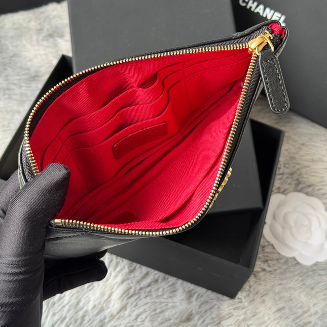 CLASSIC ZIPPER POUCH 20 IN BLACK SMOOTH LAMBSKIN GOLD-TONE HARDWARE