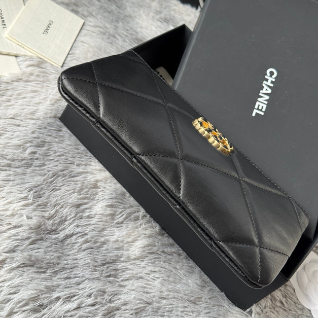 CLASSIC ZIPPER POUCH 20 IN BLACK SMOOTH LAMBSKIN GOLD-TONE HARDWARE