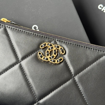 CLASSIC ZIPPER POUCH 20 IN BLACK SMOOTH LAMBSKIN GOLD-TONE HARDWARE