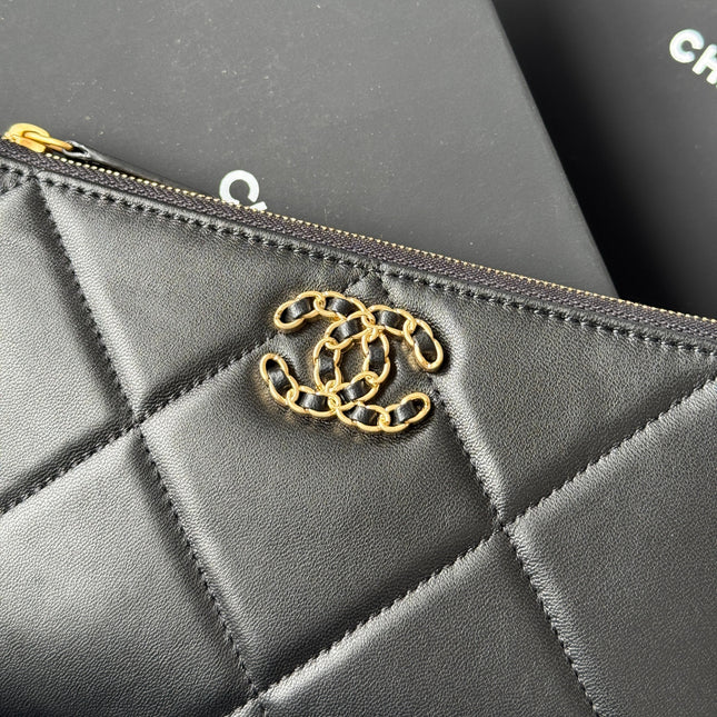 CLASSIC ZIPPER POUCH 20 IN BLACK SMOOTH LAMBSKIN GOLD-TONE HARDWARE