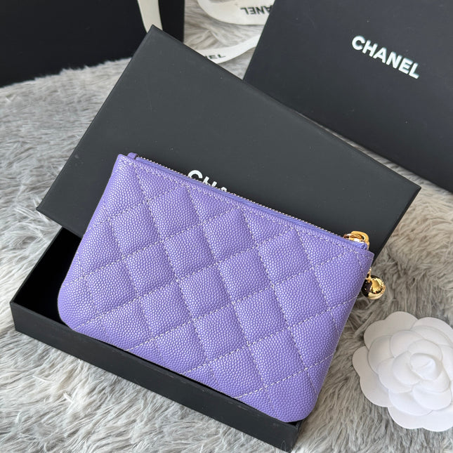 CC CLASSIC ZIPPED POUCH 14 IN BABY PURPLE GRAINED CALFSKIN GOLD-TONE CHARM CHAIN