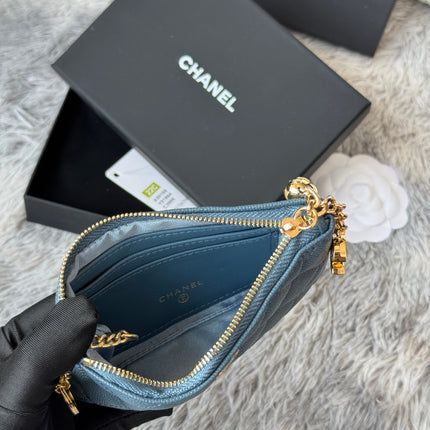 CC CLASSIC ZIPPED POUCH 14 IN NEPAL BLUE GRAINED CALFSKIN GOLD-TONE CHARM CHAIN