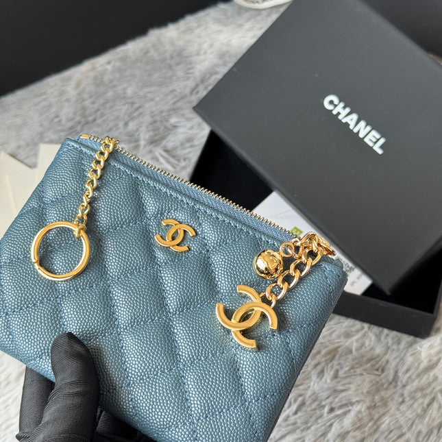 CC CLASSIC ZIPPED POUCH 14 IN NEPAL BLUE GRAINED CALFSKIN GOLD-TONE CHARM CHAIN