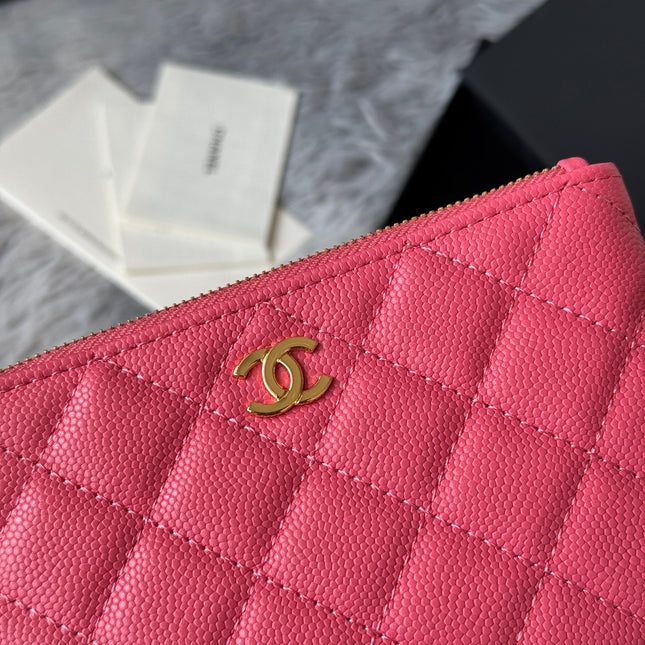 CC CLASSIC ZIPPED POUCH 14 IN CHESTNUT ROSE PINK GRAINED CALFSKIN GOLD-TONE CHARM CHAIN