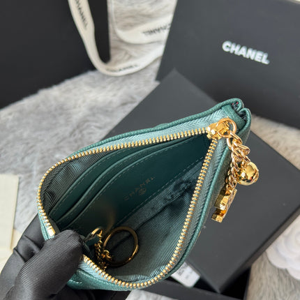 CC CLASSIC ZIPPED POUCH 14 IN NEPTUNE GREEN GRAINED CALFSKIN GOLD-TONE CHARM CHAIN