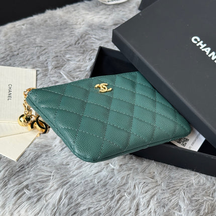 CC CLASSIC ZIPPED POUCH 14 IN NEPTUNE GREEN GRAINED CALFSKIN GOLD-TONE CHARM CHAIN