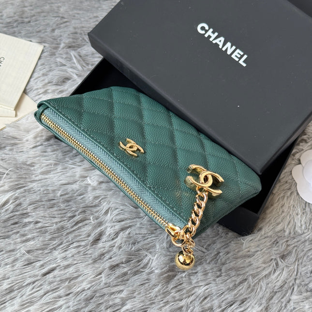 CC CLASSIC ZIPPED POUCH 14 IN NEPTUNE GREEN GRAINED CALFSKIN GOLD-TONE CHARM CHAIN