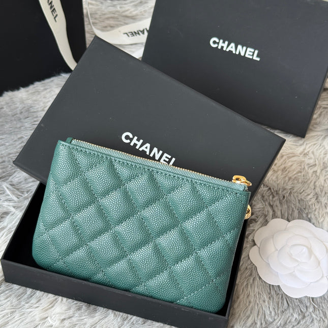 CC CLASSIC ZIPPED POUCH 14 IN NEPTUNE GREEN GRAINED CALFSKIN GOLD-TONE CHARM CHAIN