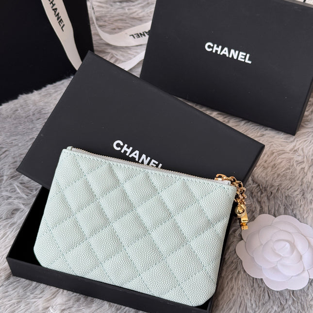 CC CLASSIC ZIPPED POUCH 14 IN MYSTIC GREEN GRAINED CALFSKIN GOLD-TONE CHARM CHAIN