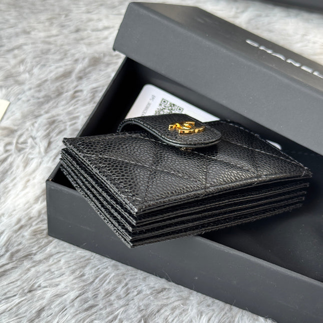 CARD HOLDER 10 CIRCLE CLASP IN BLACK CAVIAR LEATHER GOLD-TONE METALLIC